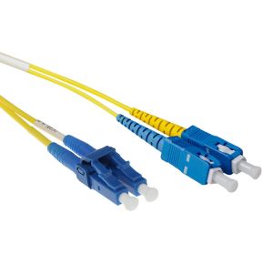ACT 0.5 meter LSZH Singlemode 9/125 OS2 short boot glasvezel patchkabel duplex met LC en SC connecto