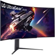 LG-UltraGear-45GR95QE-45-240Hz-Curved-OLED-monitor