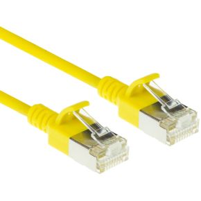 ACT Gele 10 meter LSZH S/FTP CAT6A slimline patchkabel snagless met RJ45 connectoren