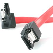 StarTech.com 18" Latching SATA Cable M/M 1 Right Angle SATA-kabel 0,45 m Rood