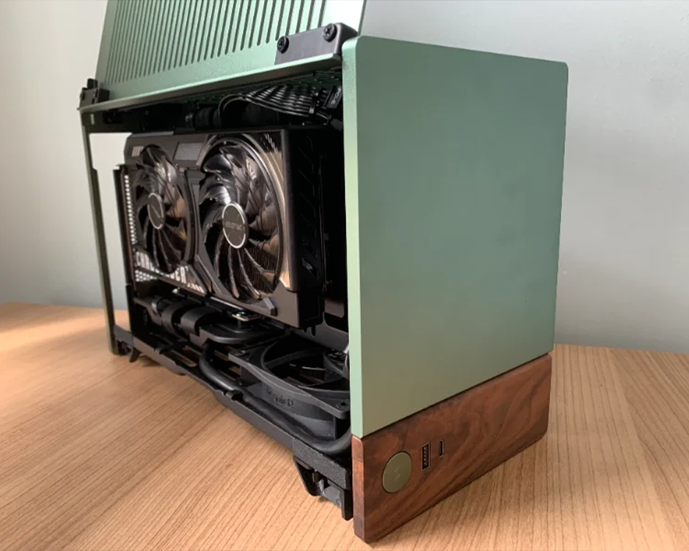 Megekko golden case badge winnaar augustus 2025